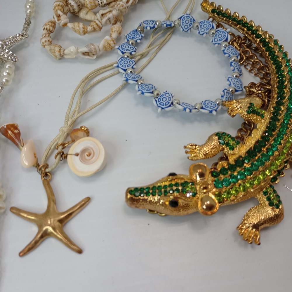 1/4 lb+‎ Jewelry Lot Jar Mixed Beach & Ocean Theme resell, craft or wear - Picture 6 of 16
